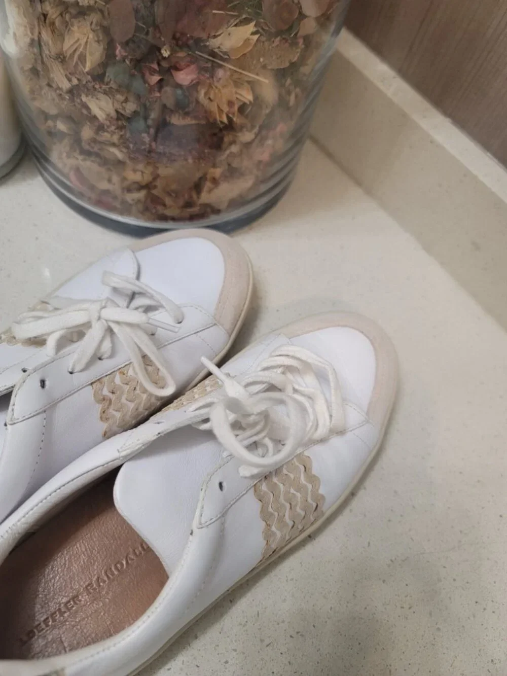 LOEFFLER RANDALL Elliot Sneaker Lace Up Low Top Gold  Ric Rac Women's Sz 9 White